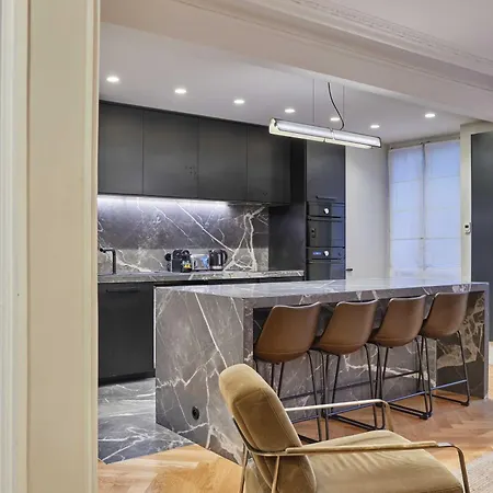 Magnificent - 3br- 8p - Batignolles Appartamento